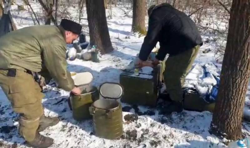 "La livraison permanente de nourriture révélera la position": les artilleurs russes ont parlé de la restauration
