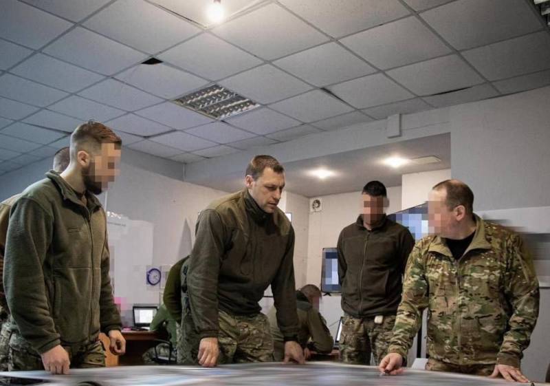 Den ukrainska sidan informerar om Bakhmuts besök av befälhavaren för specialoperationsstyrkorna