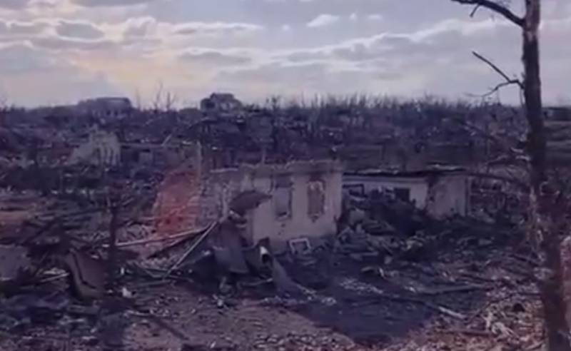 Des images de Maryinka sont apparues sur le réseau, où les troupes russes avancent
