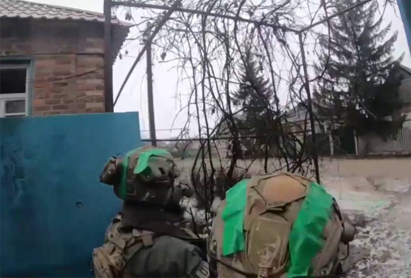Soldado ucraniano - aos jornalistas franceses: Bakhmut vai cair, nossas tropas estão deixando a cidade em pequenos grupos