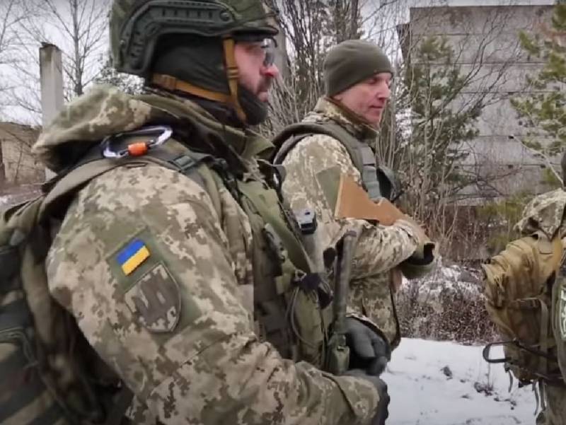 रूसी संघ के सशस्त्र बलों के स्नाइपर्स के समूह के कमांडर "यारी" ने यूक्रेन के सशस्त्र बलों की टुकड़ियों की कार्रवाई के बारे में उगलेदार के पास बात की