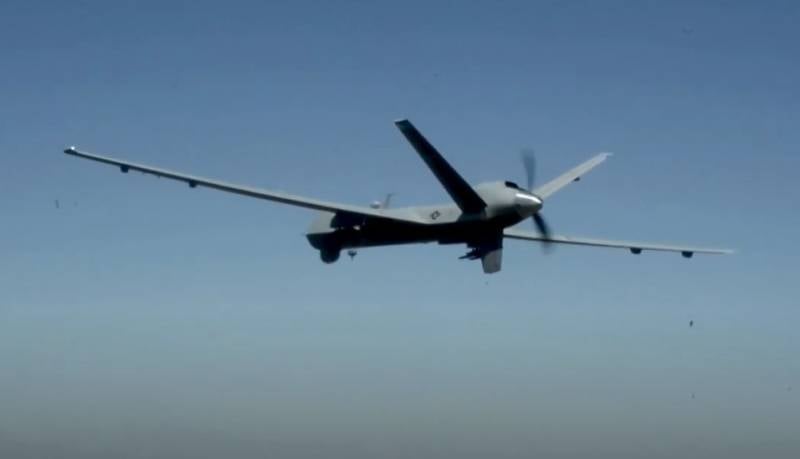 Des informations sont apparues sur le réseau sur les tentatives d'hélicoptères de l'armée de l'air roumaine de se rendre sur le site de l'accident du drone américain MQ-9 en mer Noire