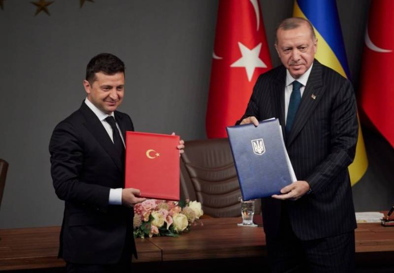 Turkiets president Erdogan förklarade varför han upprätthåller kontakter med Putin och Zelensky