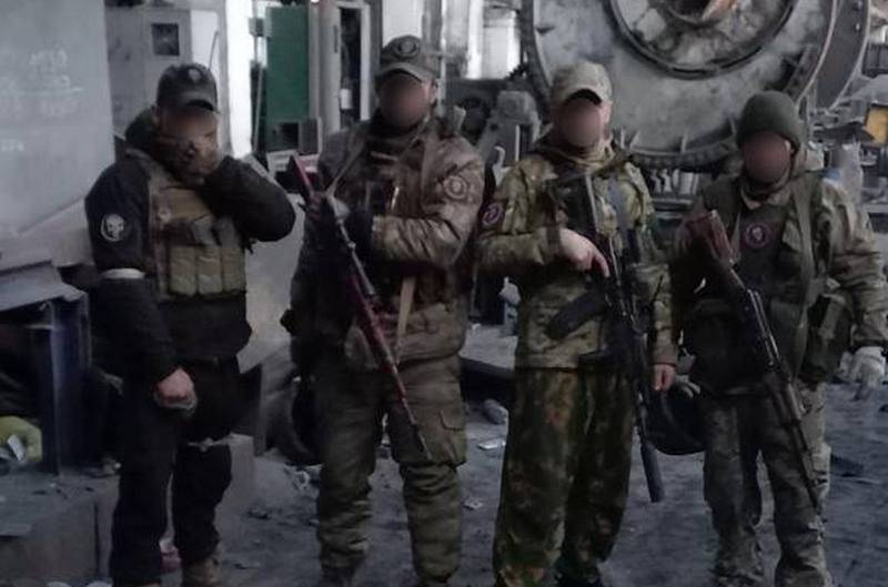 Jefe de la RPD: las tropas rusas se atrincheraron en la planta de AZOM en Artemovsk
