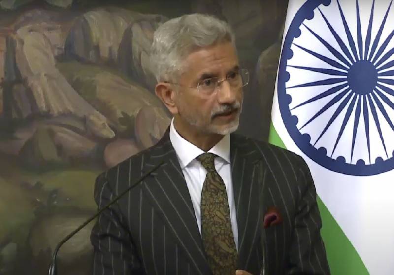 Estalló una disputa diplomática entre India y el Reino Unido por el retiro de la bandera en la misión diplomática india en Londres.