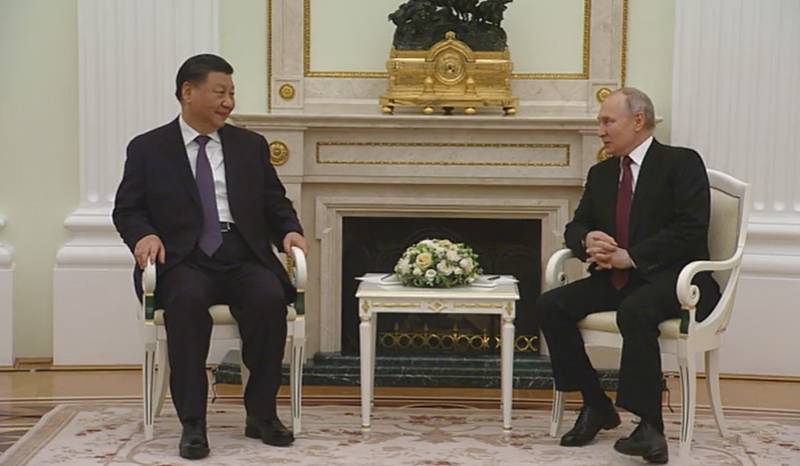 Biden verzocht om een ​​telefoongesprek met de Chinese president, in een poging meer te weten te komen over de onderwerpen van zijn gesprekken in het Kremlin