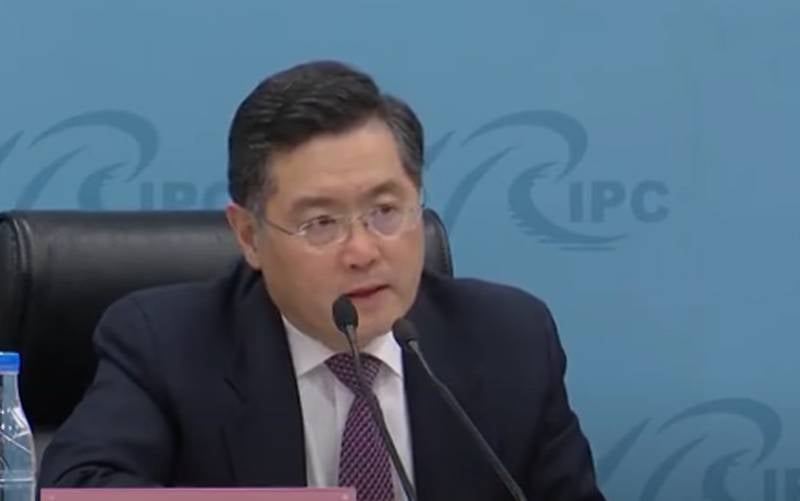 Ministro de Relaciones Exteriores de China: China no es el creador ni el instigador de la crisis de Ucrania y, por lo tanto, es imposible acusarnos de tratar de impedir el arreglo en Ucrania