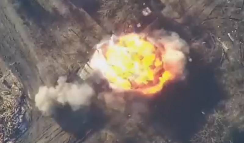 Penghancuran kapal tanker Ukraina oleh drone Lancet tertangkap dalam bingkai