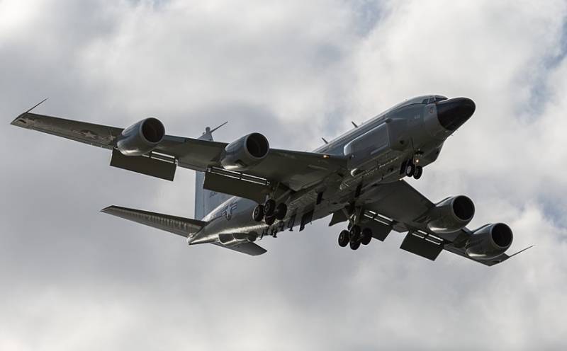 Aviones de inteligencia electrónica de las fuerzas aéreas estadounidenses y británicas fueron vistos cerca de las fronteras de Rusia después de que las autoridades finlandesas abrieran el cielo a los aviones de la OTAN