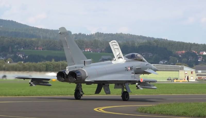 Chính quyền Anh đưa ra những tuyên bố mâu thuẫn về việc chuyển giao máy bay chiến đấu Typhoon cho Ba Lan