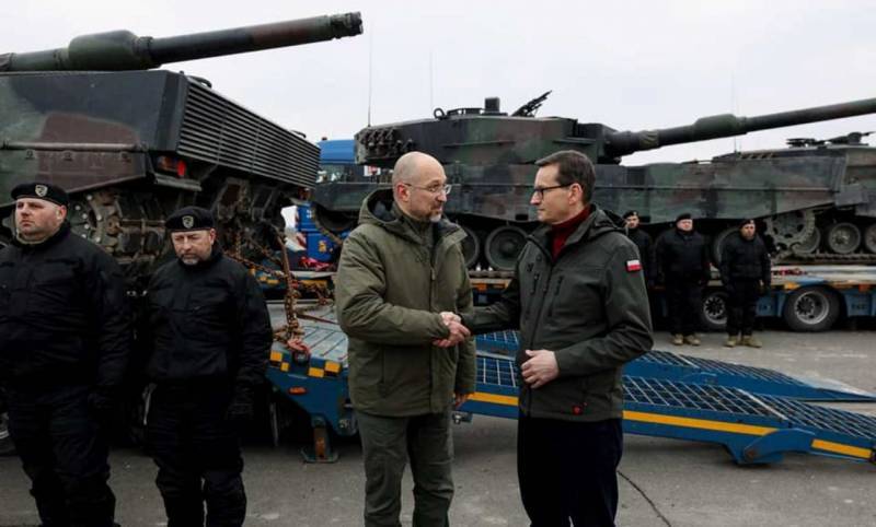 Il capo del dipartimento militare polacco Blashchak ha annunciato la sua disponibilità a fornire all'Ucraina un secondo lotto di carri armati Leopard 2
