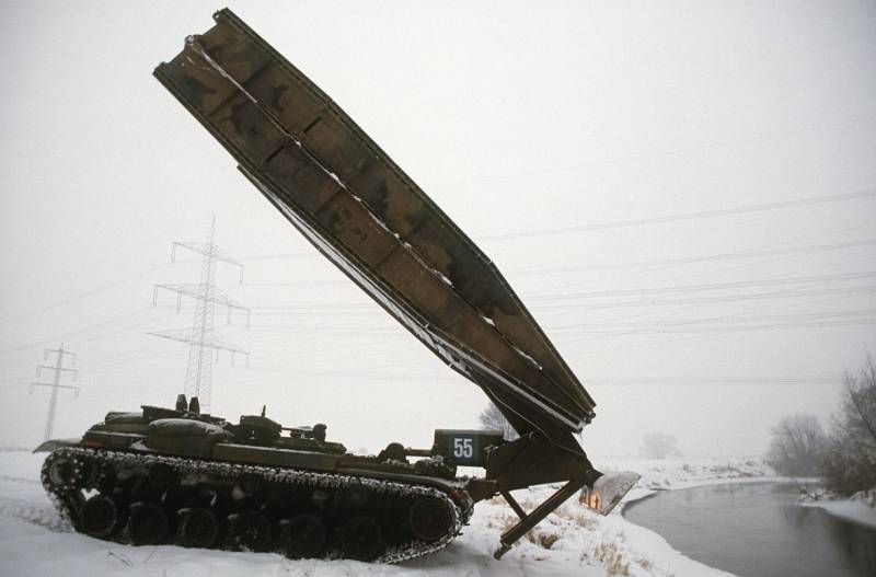 “反击”等：乌克兰将接收西方重型坦克的桥梁层