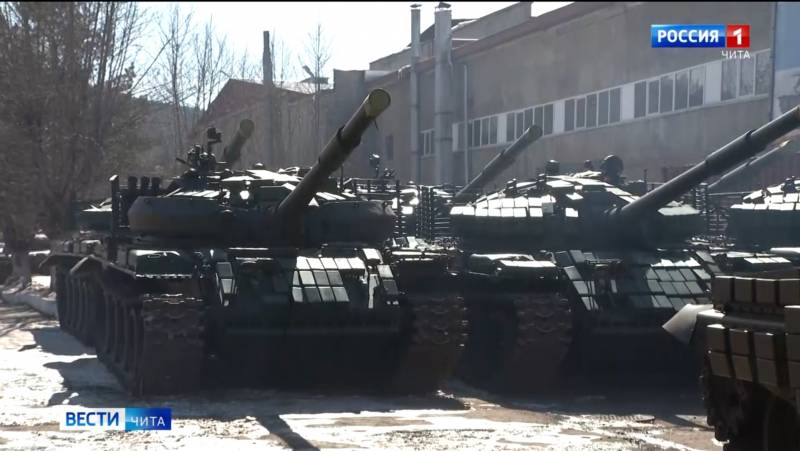 T-62M 和 T-62MV 型号 2022。 电视频道“Russia-1”的视频截图