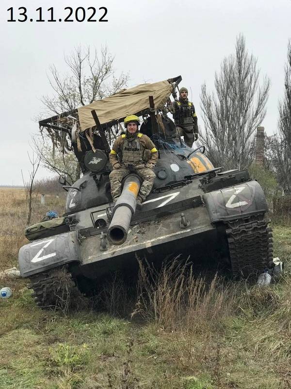落入乌克兰武装部队手中的旧式 T-62 之一