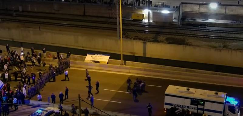 El ejército israelí condenó las acciones del jefe de policía que usó la fuerza bruta contra los ciudadanos que protestaban