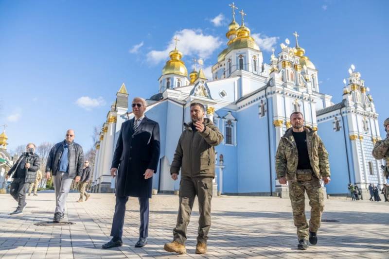 Americký politolog: Čím méně zbraní Západ dodá Kyjevu, tím bezpečnější budou ukrajinští občané