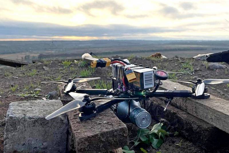 Weteran batalionu Wostok podzielił się pomysłami, jak szybko zwiększyć zaopatrzenie rosyjskiej armii w drony