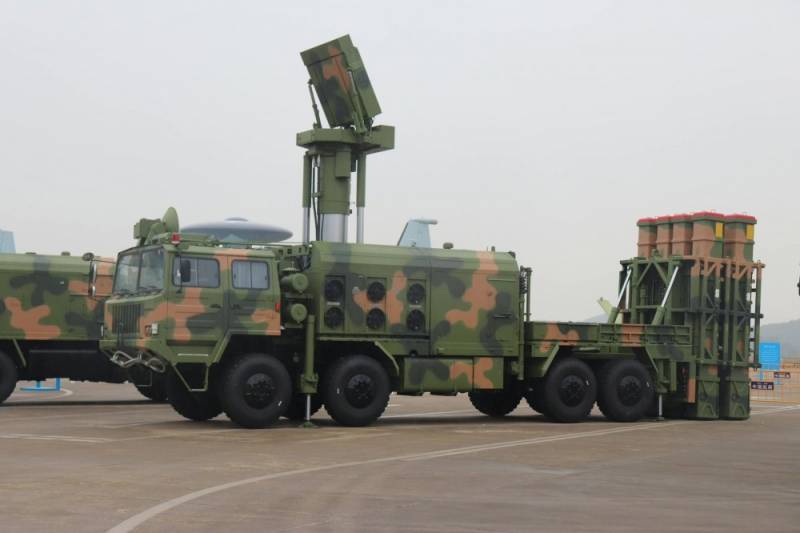 Flugabwehrraketen- und Artilleriesystem HQ-11 (China)