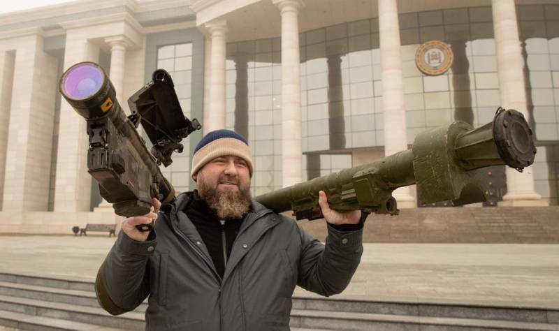 O chefe da Chechênia mostrou MANPADS capturados, incluindo o Stinger de fabricação americana