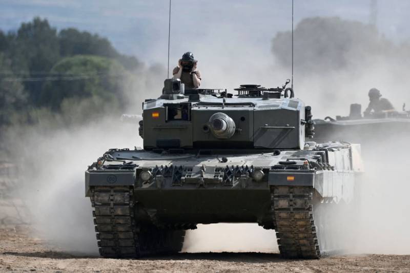 Espanjan puolustusministeriö sai päätökseen ukrainalaisten miehistöjen koulutuksen Leopard 2A4 -panssarivaunuihin