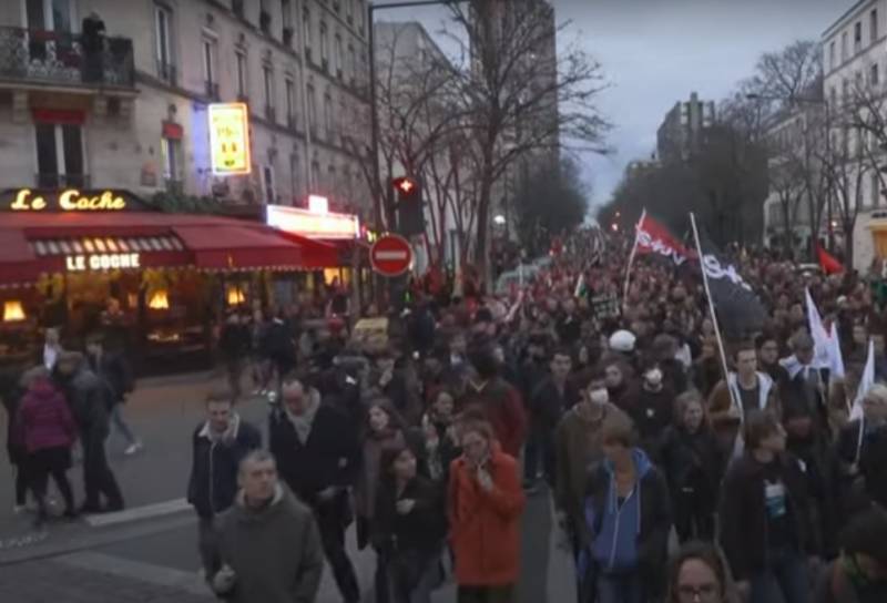 Die französische Premierministerin sagt, sie versuche, in Erwartung der nächsten Proteste gegen die Rentenreform die Opposition und die Gewerkschaften zu erreichen