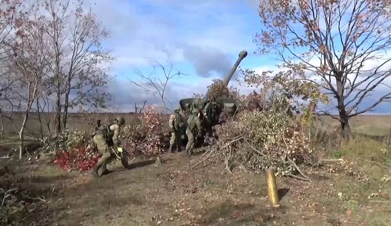 RF 군대의 포병은 Makeevka (LPR)의 다리를 가로 질러 정확한 타격으로 우크라이나 군대의 공급 경로를 파괴했습니다.