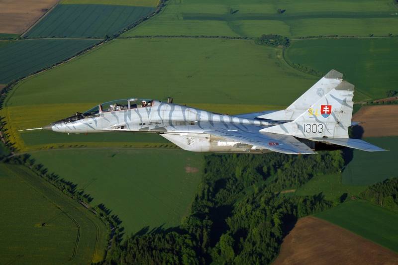 La Slovaquie a annoncé qu'elle était prête à transférer à l'Ukraine 10 de ses 11 chasseurs MiG-29, un restera pour le musée