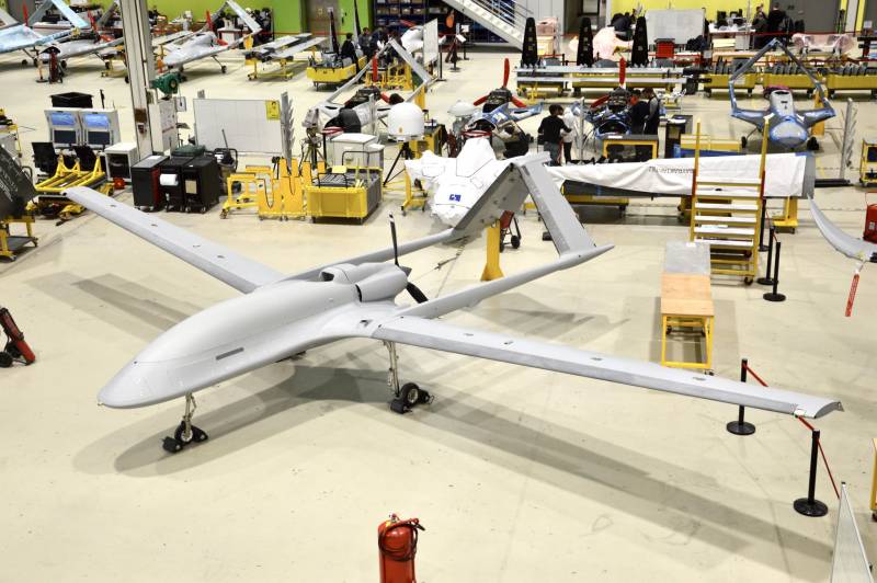 経験豊富な UAV Bayraktar TB3 はテストの準備をしています