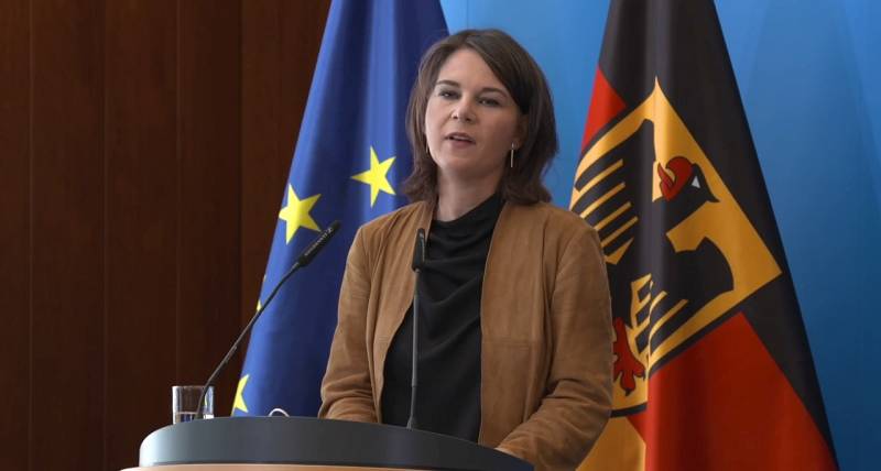 독일 외무장관, 코소보 문제에 대해 "베오그라드의 속임수에 넘어가지 말 것" 촉구
