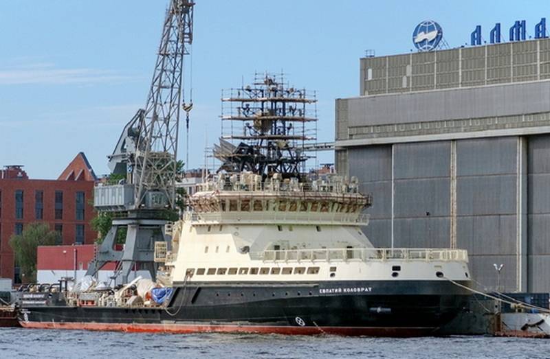 قررت وزارة الدفاع بناء كاسحة جليد ثالثة لمشروع 21180M لصالح البحرية الروسية