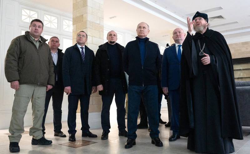 Западные СМИ назвали поездку президента России в Мариуполь неповиновением решению МУС