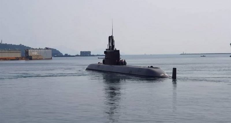 Южнокорейские ВМС получили на вооружение вторую субмарину национальной разработки проекта KSS-III с ВНЭУ