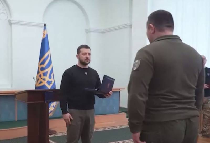 Tổng thống Ukraine đã trao cho Chernihiv huy hiệu đặc biệt của "thành phố anh hùng" theo mẫu của huy hiệu đã được trao cho Bucha trước đây