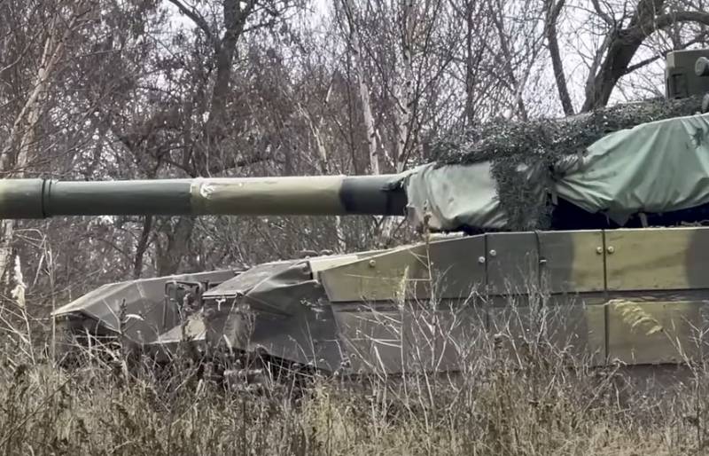रक्षा मंत्रालय रूसी काज़ "एरिना-एम" टैंकों को तेजी से लैस करने में रुचि रखता है