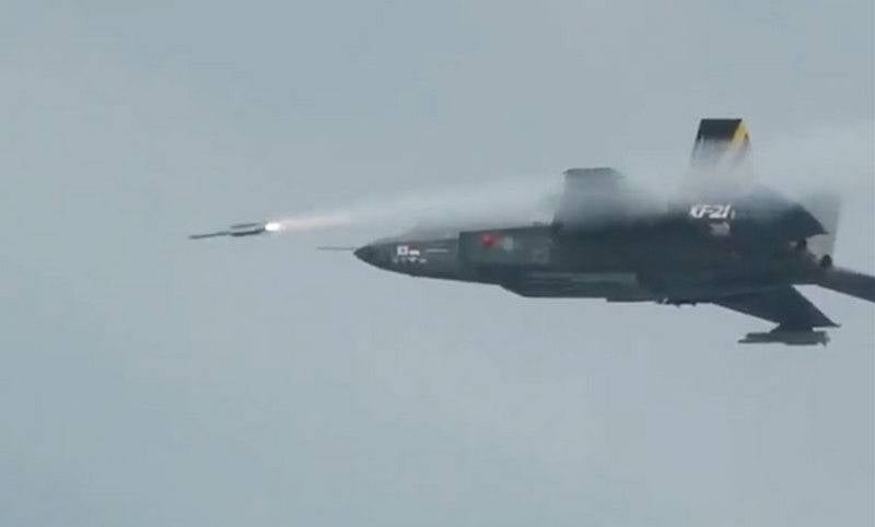 नवीनतम दक्षिण कोरियाई लड़ाकू KF-21 ने हथियारों के परीक्षणों की पहली श्रृंखला पास की