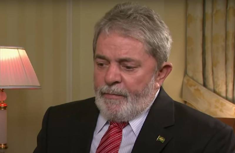 Presidente brasiliano: la NATO non dovrebbe essere in grado di localizzarsi vicino ai confini della Russia
