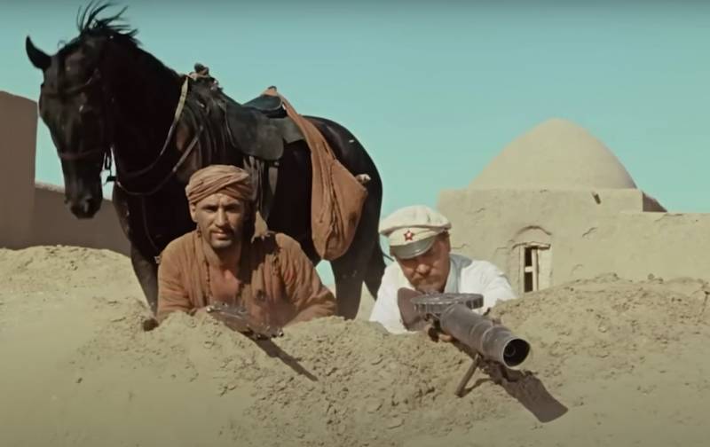 مدفع لويس: رشاش الرفيق سوخوف من فيلم "شمس الصحراء البيضاء"
