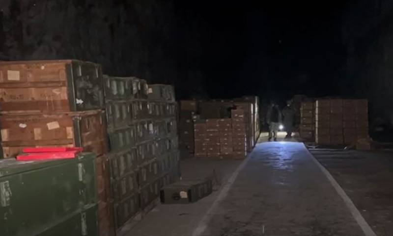 Бойцы ЧВК Вагнер показали захваченные подземные склады с оружием в соляных шахтах под Соледаром