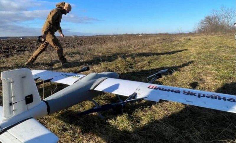 乌克兰宣布了一项竞赛，旨在制造一架能够于 9 月 XNUMX 日降落在莫斯科红场的无人机