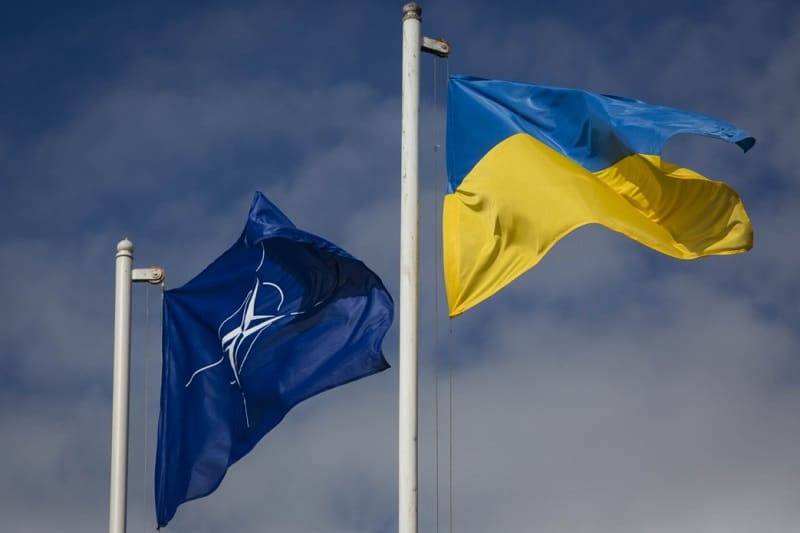 Canciller rumano: nueve países de la OTAN pidieron a Estados Unidos fortalecer las fronteras de la alianza con Ucrania
