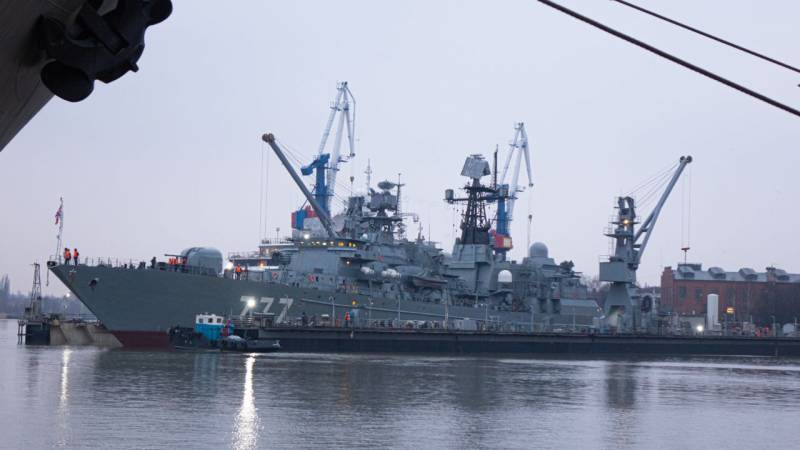 Devriye gemisi "Bilge Yaroslav" projesi 11540, planlanan rıhtım onarımının ilk aşamasını tamamladı