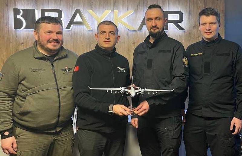 Украина подписала три новых контракта с производителем линейки турецких беспилотников компанией Baykar