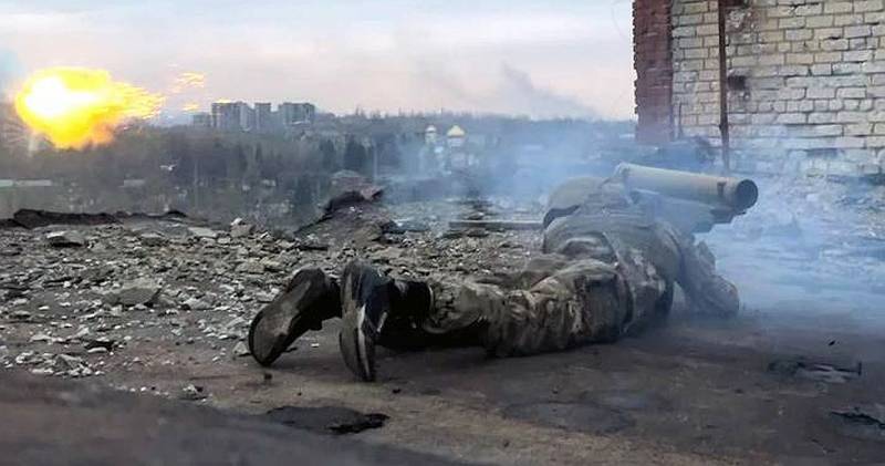 Бойцы Вагнера уничтожают врага в домах на западе Артемовска из ПТРК Метис