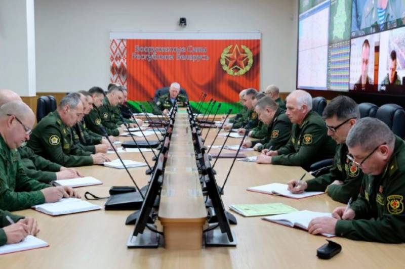 Vitrysslands försvarsminister: Lukasjenka instruerades att börja kontrollera de väpnade styrkornas stridsberedskap