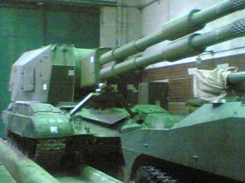 2S36 "Coalition-SV" con una montura de artillería de dos cañones