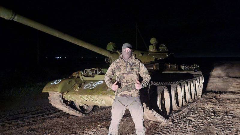 One of the first two photos of the T-54B in the NVO zone