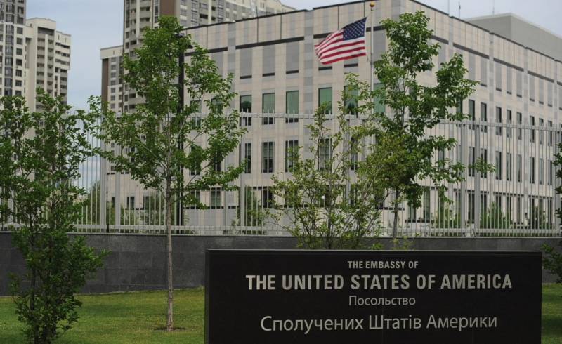 Посольство США на Украине предупредило своих граждан о повышенной угрозе нанесения ракетных ударов