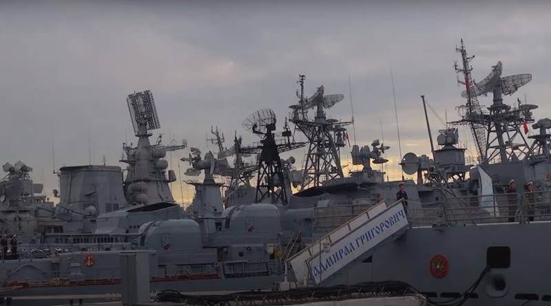 День связиста и специалиста радиотехнической службы ВМФ России