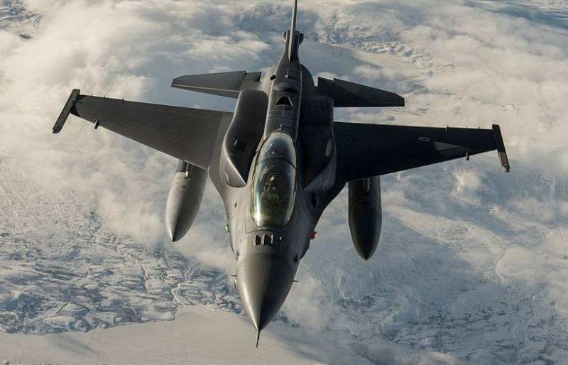 Американский летчик: Даже если поставить истребители F-16 Украине, они не помогут ей преодолевать российскую ПВО