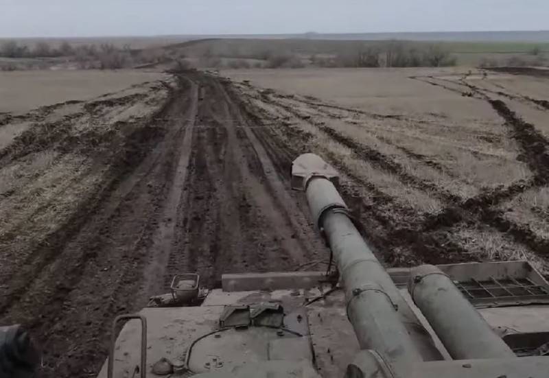 Украинские военные сообщают об атаках российских войск в районе Хромово под Артемовском: «Там ад, ВСУ отбиваются как могут»